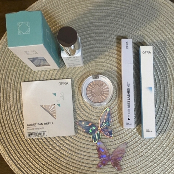 OFRA Makeup Set with Silver and White Packaging - Picture 3 of 16